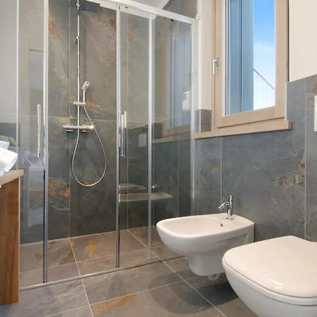 Apartamento La Del In Giardino