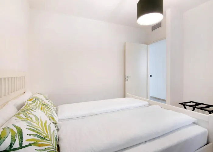 La Del In Giardino Colico