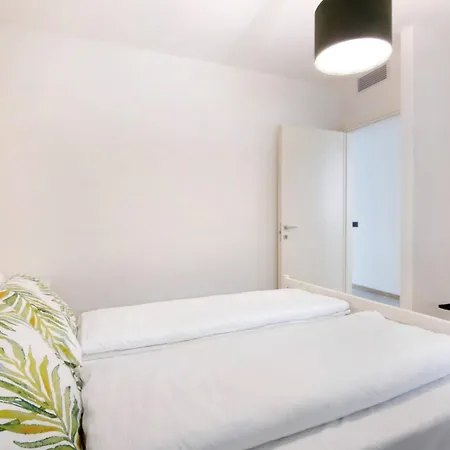 La Del In Giardino Colico