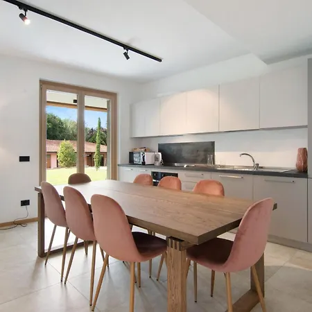 La Del In Giardino Apartment Colico