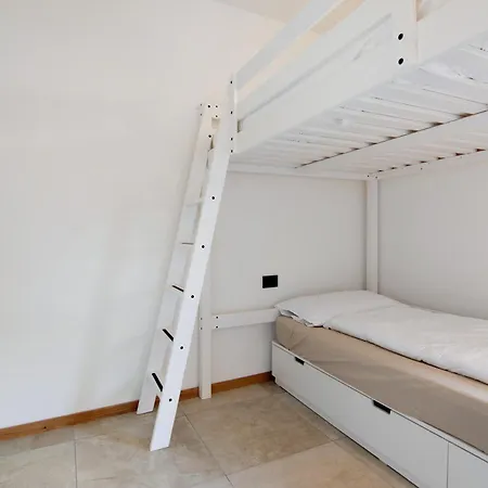 La Del In Giardino Colico